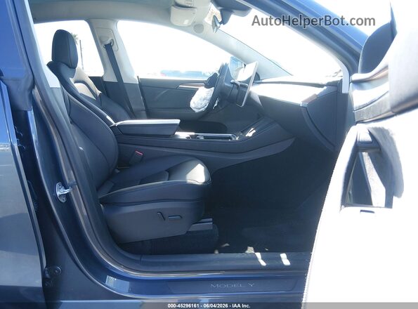 7SAYGDEE2PF923928 2023 TESLA MODEL Y Gray წინა სალონის ხედი