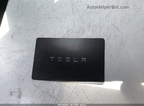 7SAYGDEE2RA228414 2024 TESLA MODEL Y White Rear view