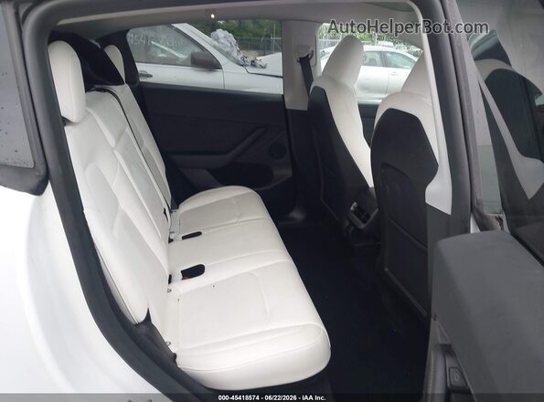 7SAYGDEE2RF186989 2024 TESLA MODEL Y White VIN կոդի պիտակի տեսք