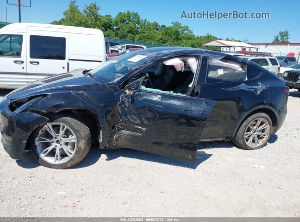 7SAYGDEE2RF983565 2024 TESLA MODEL Y Черный Вид спереди