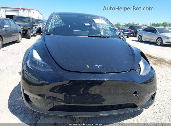 7SAYGDEE2RF983565 2024 TESLA MODEL Y Черный Вид панели приборов