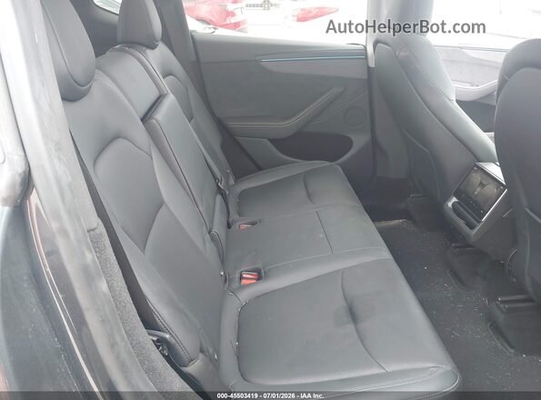 7SAYGDEE2TA414770 2026 TESLA MODEL Y Black VIN կոդի պիտակի տեսք