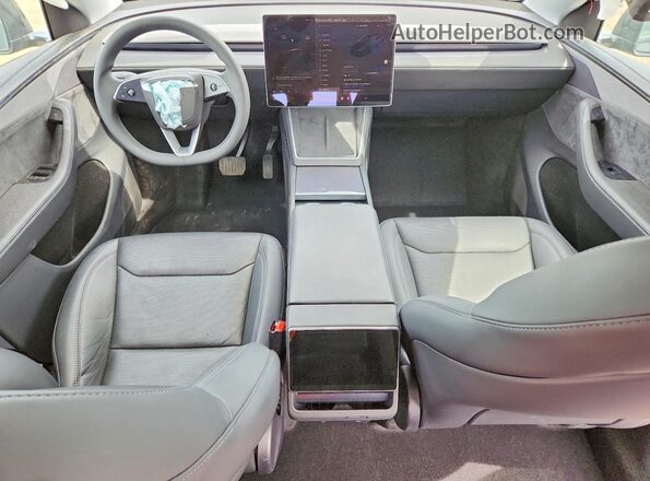 7SAYGDEE2TA470756 2026 TESLA MODEL Black Առջևի վահանակի տեսք