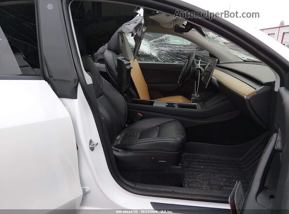 7SAYGDEE3NF346808 2022 TESLA MODEL Y White Вид салону спереду