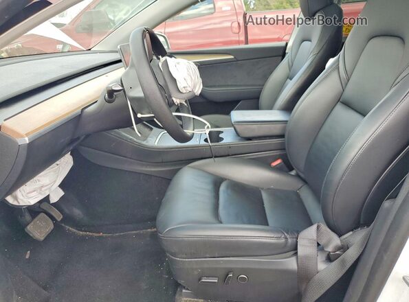 7SAYGDEE3PA051854 2023 TESLA MODEL White Widok wnętrza z przodu