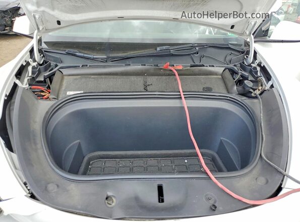 7SAYGDEE3PA051854 2023 TESLA MODEL White Widok wnętrza z tyłu