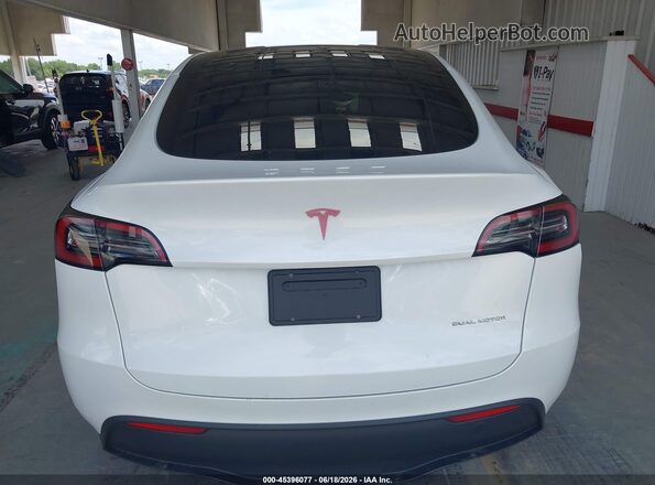 7SAYGDEE3PA096955 2023 TESLA MODEL Y White სალონის 360-გრადუსიანი ხედი