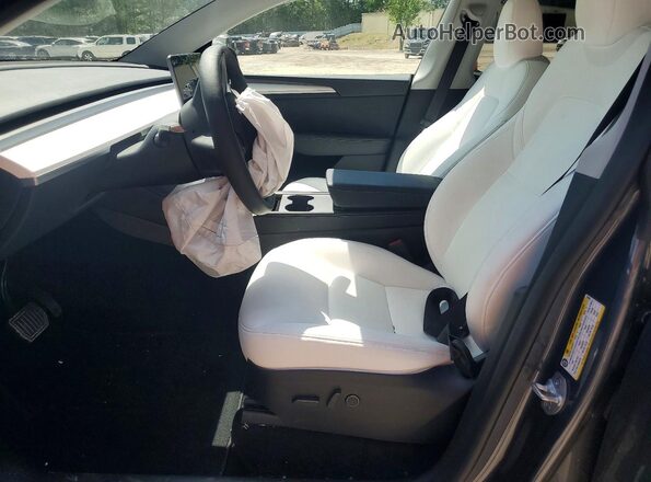 7SAYGDEE3PA185036 2023 TESLA MODEL Gray Вид салону спереду