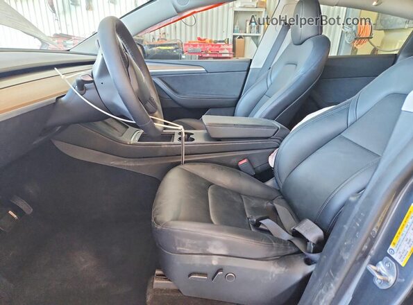 7SAYGDEE3PA188812 2023 TESLA MODEL Угольный Вид салона спереди