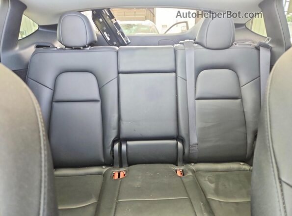 7SAYGDEE3PA207780 2023 TESLA MODEL White Widok tylnych siedzeń