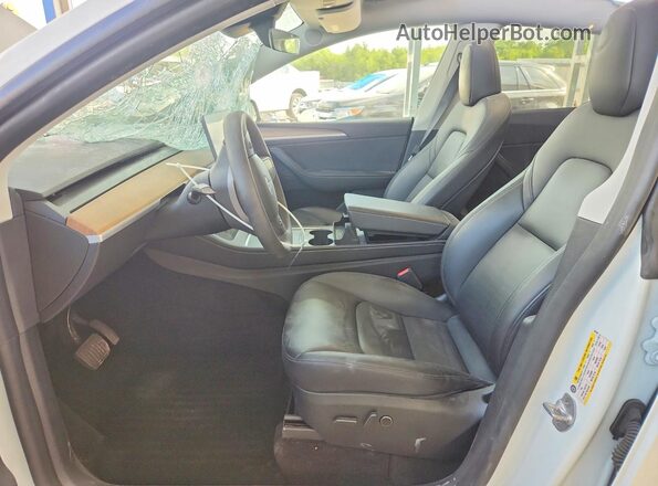 7SAYGDEE3PA207780 2023 TESLA MODEL White Widok wnętrza z przodu