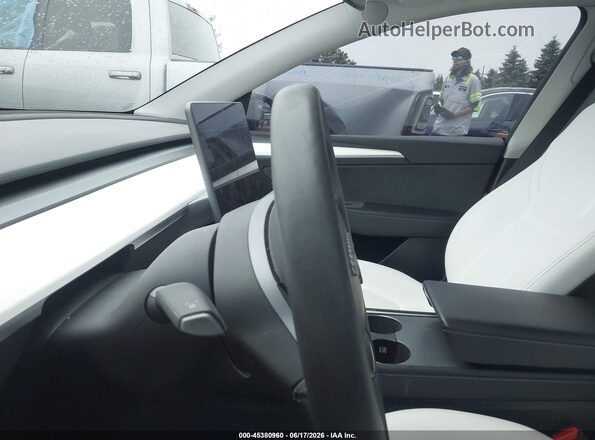 7SAYGDEE3PF868339 2023 TESLA MODEL Y Black Widok wnętrza 360 stopni