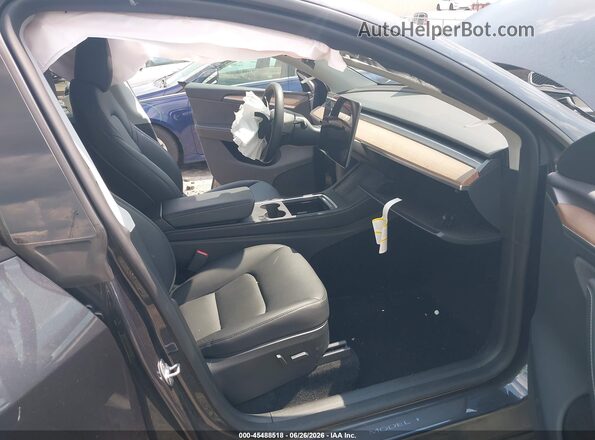 7SAYGDEE3RA251135 2024 TESLA MODEL Y Серый Вид салона спереди