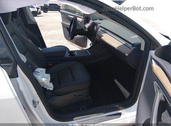 7SAYGDEE3RA282370 2024 TESLA MODEL Y White Սալոնի դիմացի տեսք