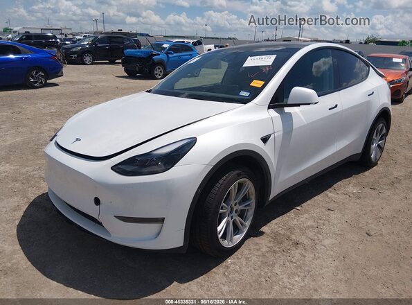 7SAYGDEE3RA282370 2024 TESLA MODEL Y White Առջևի ձախ երեք քառորդ տեսարան