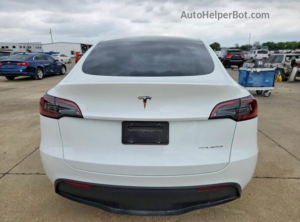 7SAYGDEE3RA333415 2024 TESLA MODEL White Widok z tyłu