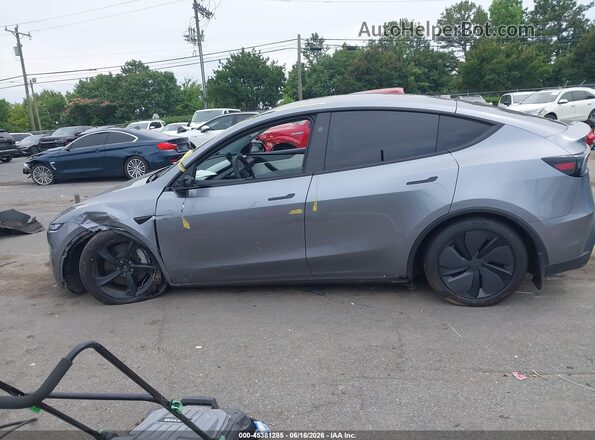 7SAYGDEE3TA457871 2026 TESLA MODEL Y Gray Սալոնի հետևի տեսք