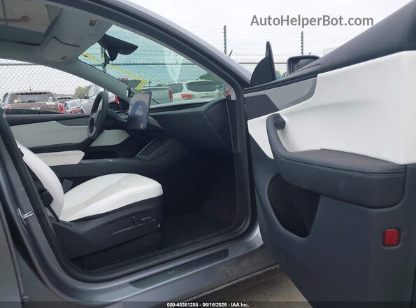 7SAYGDEE3TA457871 2026 TESLA MODEL Y Gray Սալոնի դիմացի տեսք