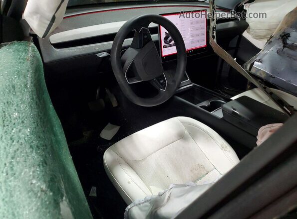 7SAYGDEE3TF325261 2026 TESLA MODEL Серебряный Вид панели приборов