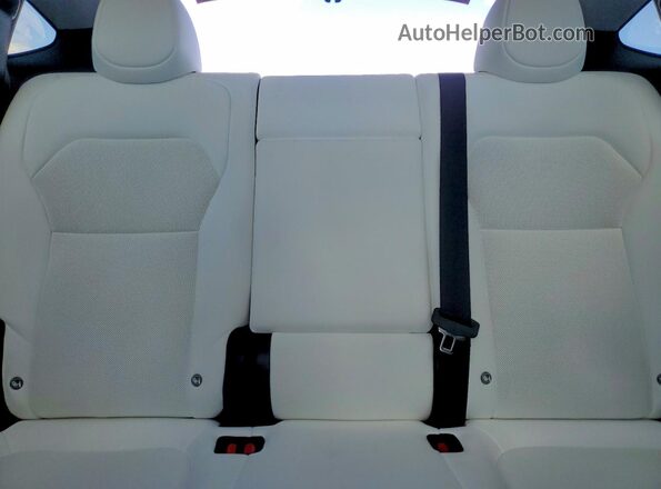 7SAYGDEE3TF567533 2026 TESLA MODEL Red Հետևի նստատեղերի տեսք