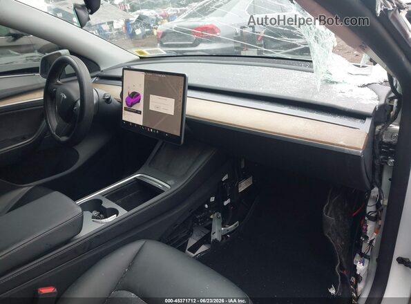 7SAYGDEE4NA018326 2022 TESLA MODEL Y White Widok wnętrza z przodu