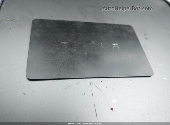 7SAYGDEE4NA018326 2022 TESLA MODEL Y White Widok deski rozdzielczej