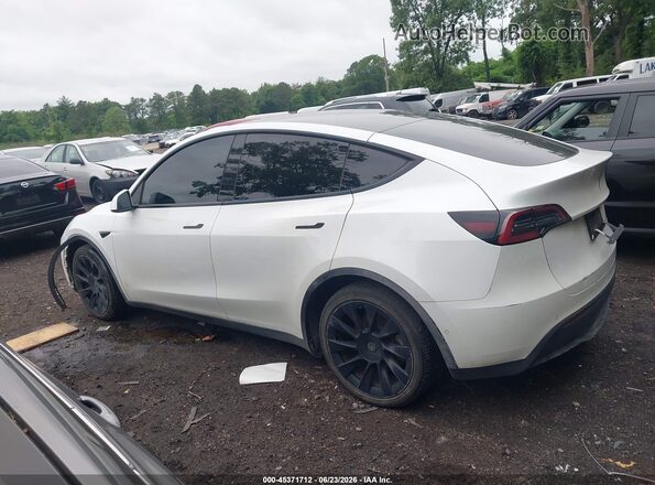 7SAYGDEE4NA018326 2022 TESLA MODEL Y White Widok wnętrza 360 stopni