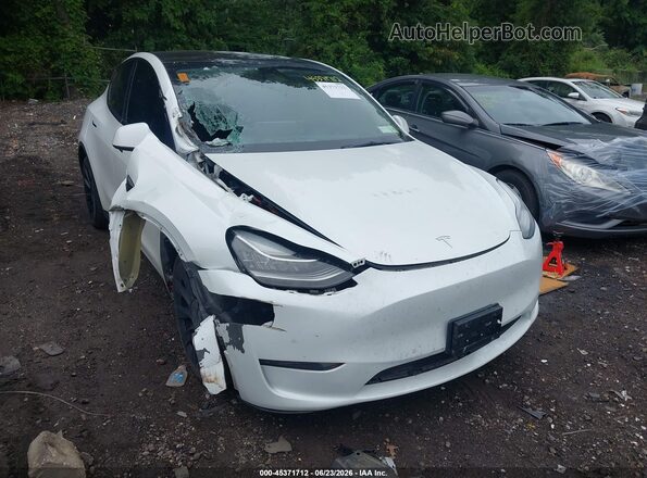 7SAYGDEE4NA018326 2022 TESLA MODEL Y White Widok zestawu wskaźników