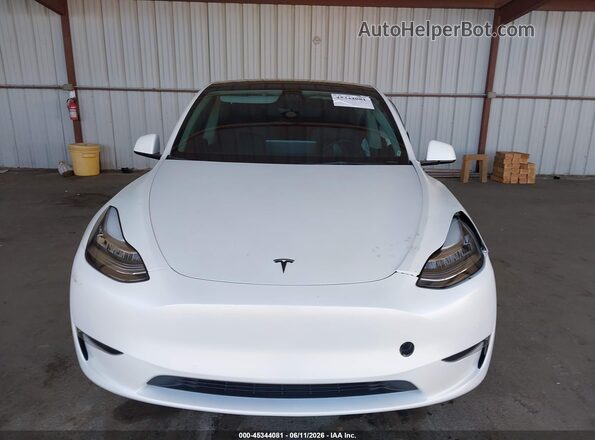 7SAYGDEE4NF402996 2022 TESLA MODEL Y Белый Вид панели приборов