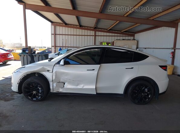 7SAYGDEE4NF402996 2022 TESLA MODEL Y Белый Вид задней части салона
