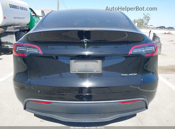 7SAYGDEE4PA074415 2023 TESLA MODEL Y Черный 