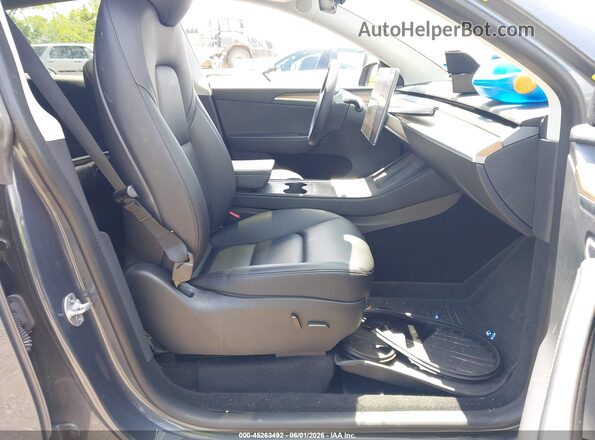 7SAYGDEE4PA106134 2023 TESLA MODEL Y Серый Вид салона спереди