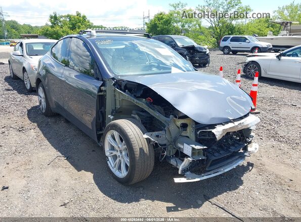 7SAYGDEE4PA106134 2023 TESLA MODEL Y Серый Вид спереди