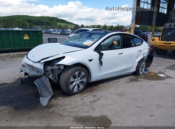 7SAYGDEE4PA107607 2023 TESLA MODEL Y White Передня ліва чверть