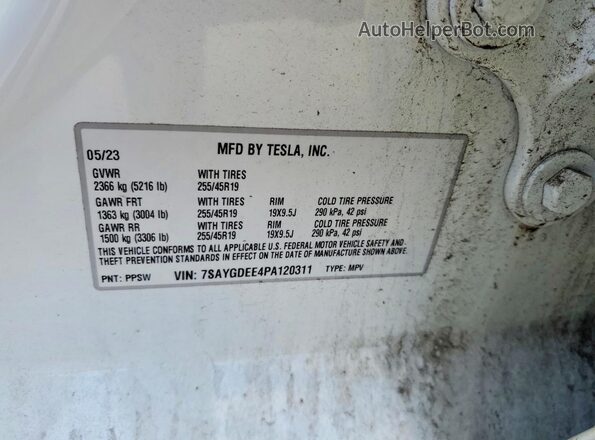 7SAYGDEE4PA120311 2023 TESLA MODEL White 360 interior view