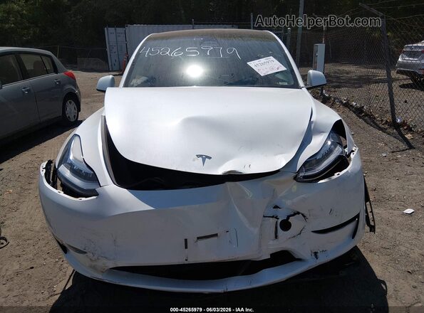 7SAYGDEE4PF615014 2023 TESLA MODEL Y White Vista del cuadro de instrumentos