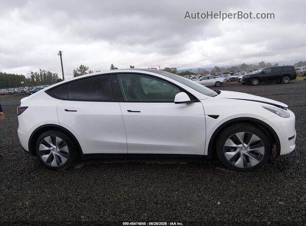 7SAYGDEE4PF808327 2023 TESLA MODEL Y White 360 interior view