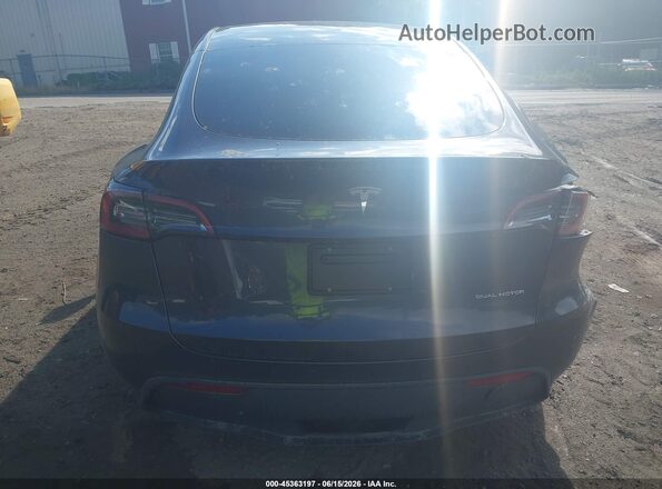 7SAYGDEE4RA274441 2024 TESLA MODEL Y Gray 
