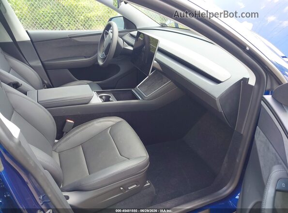 7SAYGDEE4TF392600 2026 TESLA MODEL Y Blue Front interior view