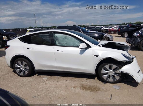 7SAYGDEE5PA032769 2023 TESLA MODEL Y White ხელსაწყოთა პანელის ხედი
