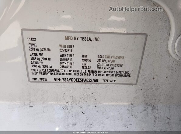 7SAYGDEE5PA032769 2023 TESLA MODEL Y White ძრავის განყოფილების ხედი