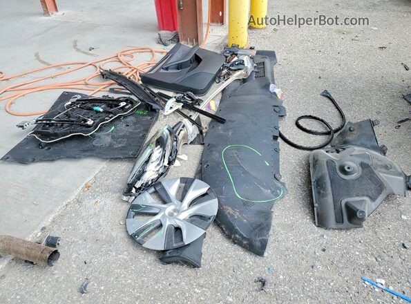 7SAYGDEE5PA098531 2023 TESLA MODEL White Շարժիչի բաժամունքի տեսք