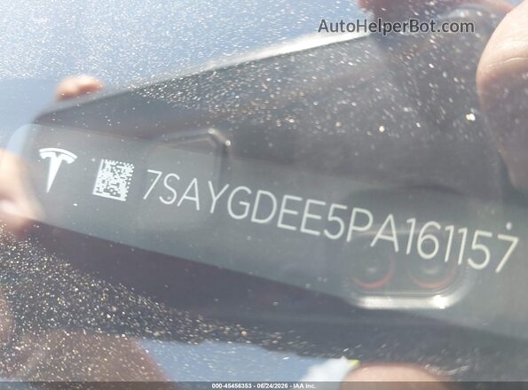7SAYGDEE5PA161157 2023 TESLA MODEL Y Gray Vista del compartimento del motor