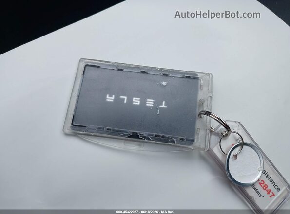 7SAYGDEE5PF607665 2023 TESLA MODEL Y White Առջևի վահանակի տեսք