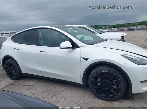 7SAYGDEE5PF607665 2023 TESLA MODEL Y White Սալոնի 360 աստիճան տեսք