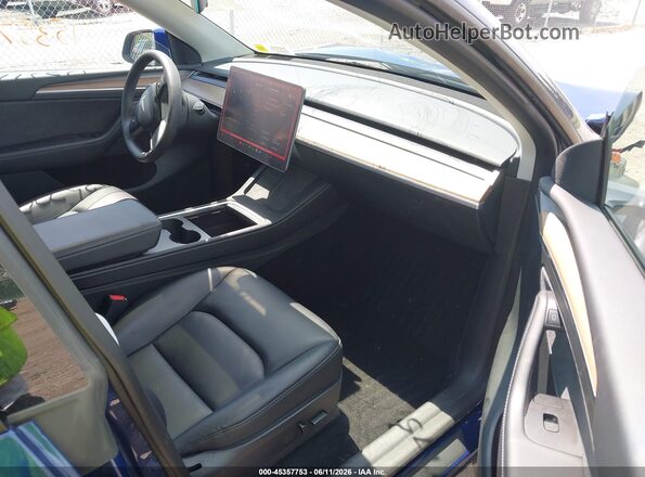 7SAYGDEE5PF692281 2023 TESLA MODEL Y Blue Widok wnętrza z przodu