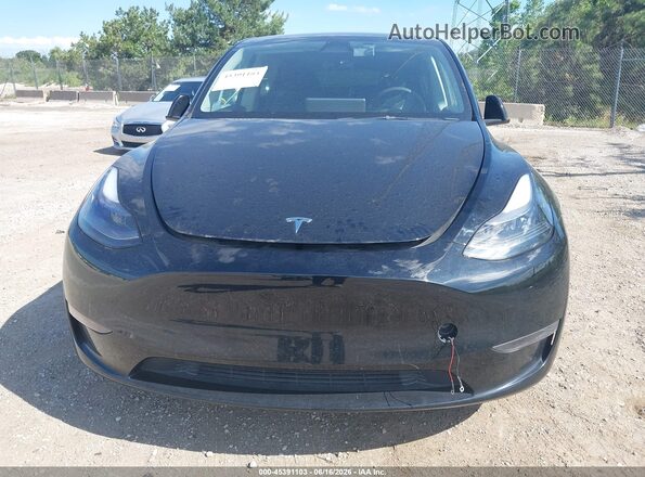 7SAYGDEE5PF802147 2023 TESLA MODEL Y Черный Вид панели приборов