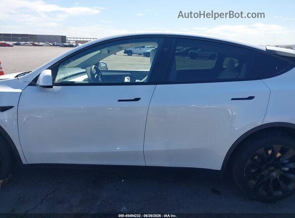 7SAYGDEE5PF938505 2023 TESLA MODEL Y Белый Панорамный вид салона 360°