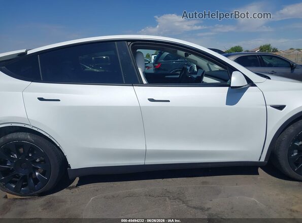 7SAYGDEE5PF938505 2023 TESLA MODEL Y Белый Вид задней части салона