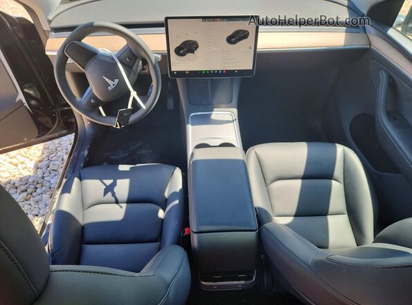 7SAYGDEE5RA269555 2024 TESLA MODEL Черный Вид панели приборов